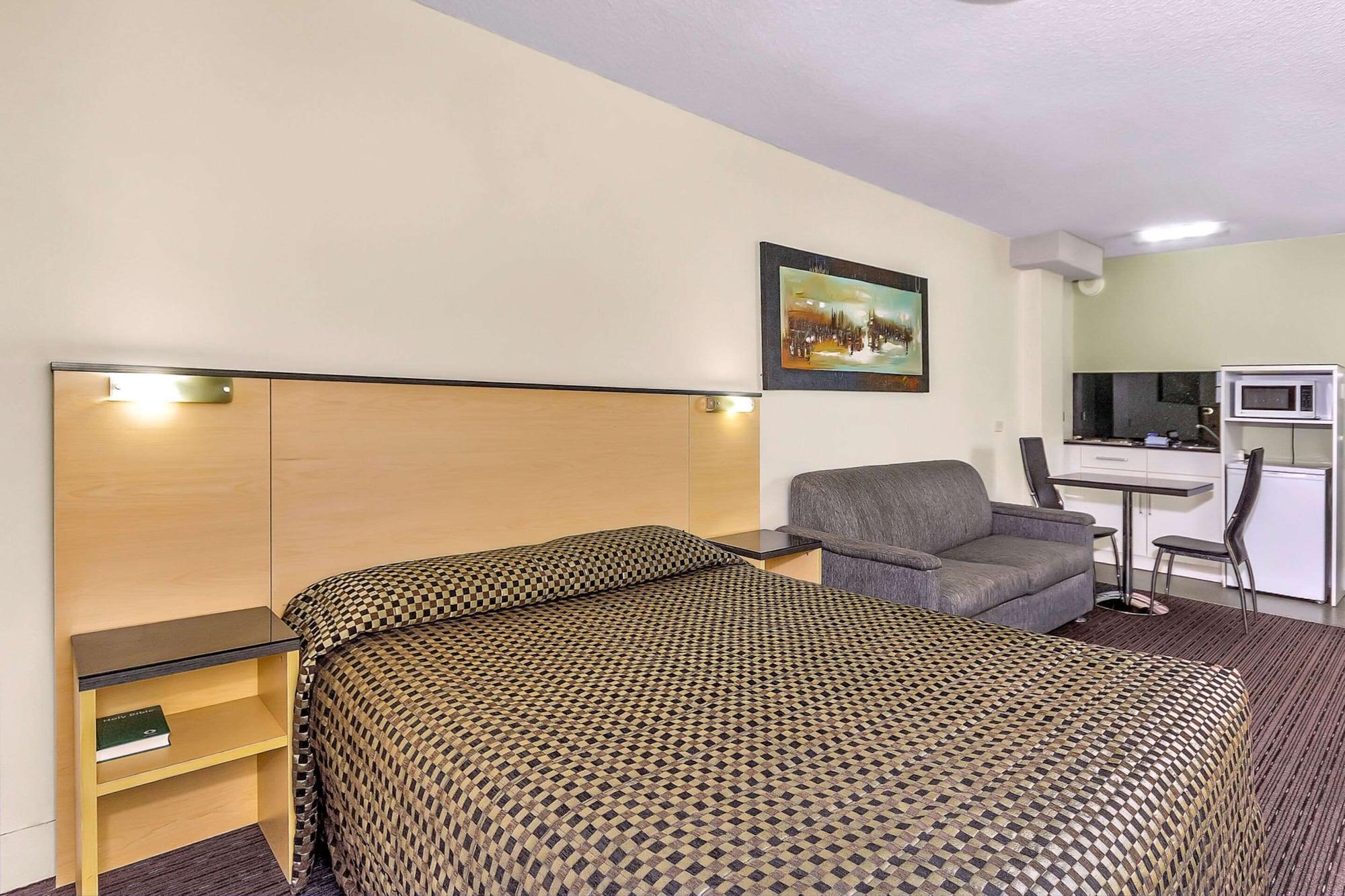 Comfort Inn & Suites Goodearth Perth Exterior photo