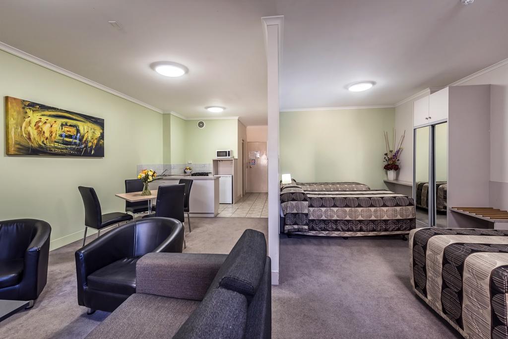 Comfort Inn & Suites Goodearth Perth Exterior photo
